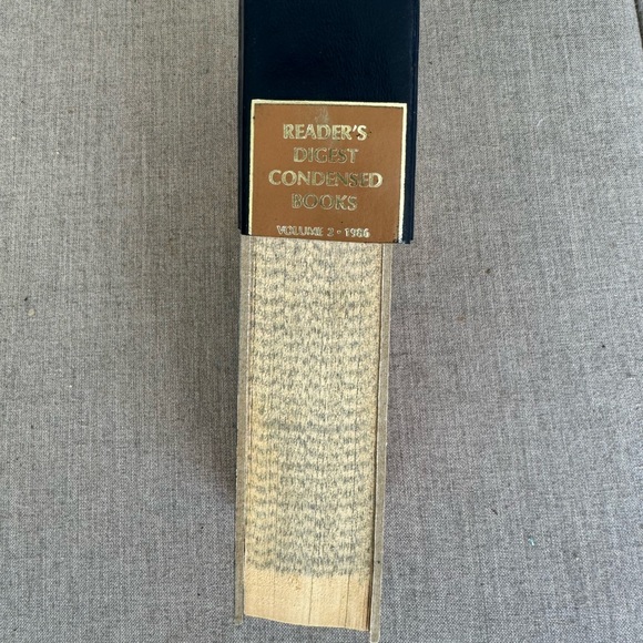 Initial “T” made out of a Book - Picture 4 of 4